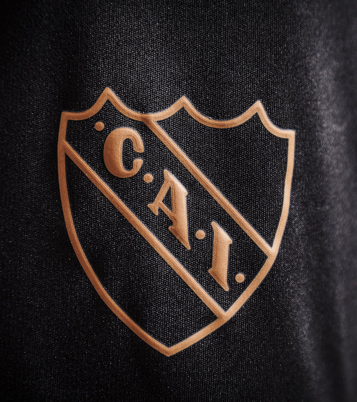 Camiseta de independiente outlet negra y dorada