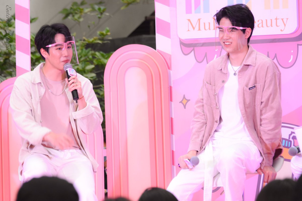Entup2date's tweet photo. ‘หยิ่น-วอร์’ แสดงความยินดีสาขาใหม่ MULTY BEAUTY GRAND OPENING MEGA BANGNA พร้อมอัพเดทผลงาน #หยิ่นวอร์ #YinWar #warwanarat #yinyin_anw #MultyXyinwar #EntUpdate https://t.co/wClUog2kxy
