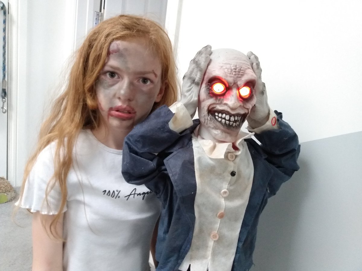 My daughter went to school as a zombie today #MuftiDay