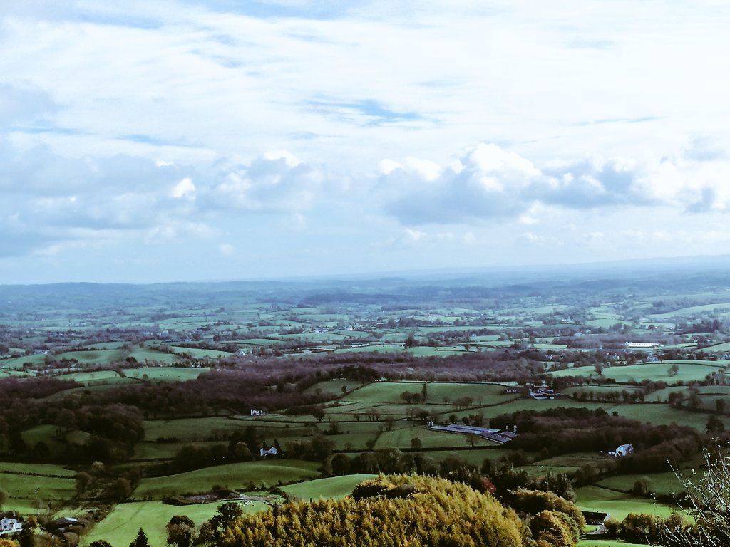 Ekieki136's tweet photo. A magical hike on a beautiful day to my Mother's birth place. Amazing what's on your doorstep ๐ #knockmany #cairn #neolithic #stonetablets #comets #cosmicevents #giants #fionmaccumhail #giantscausway #ireland
https://t.co/jp3w5cpvMW https://t.co/hdruFWeOiV