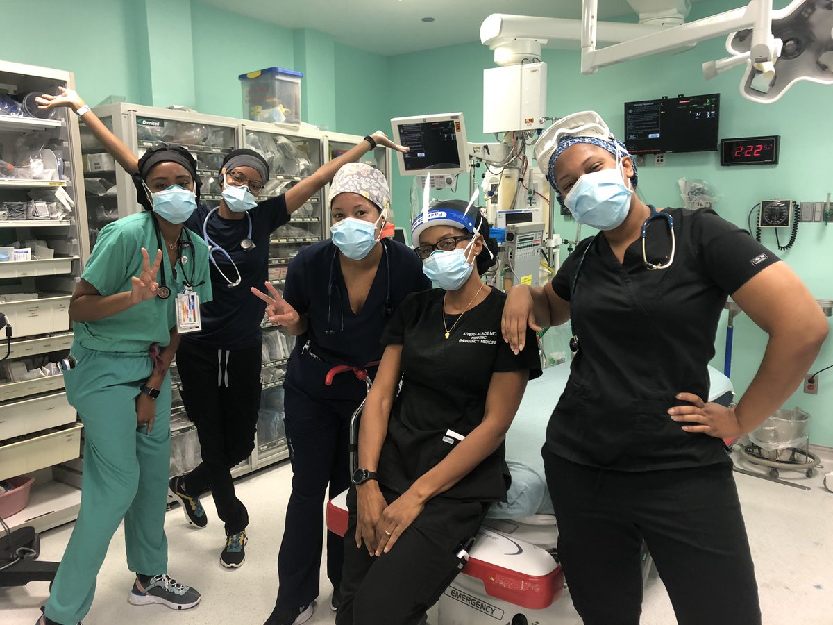 DrAshaMorrow's tweet photo. When you get the chance to slow down at work and realize your team is full of #Blackgirlmagic! #whatadoctorlookslike #Blackwomeninmedicine #diversityinmedicine https://t.co/UAVRfrgSO8