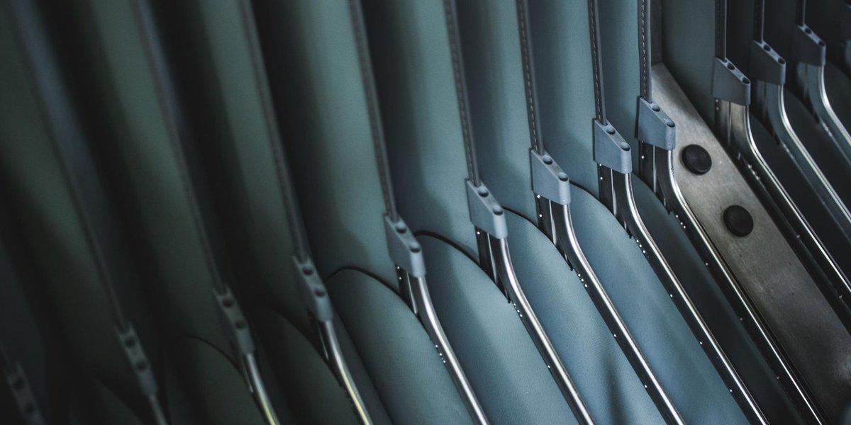 TheRapid's tweet photo. Here's an up-close look at the articulated portion of our #LakerLine buses. π https://t.co/1qhl1VBCcG