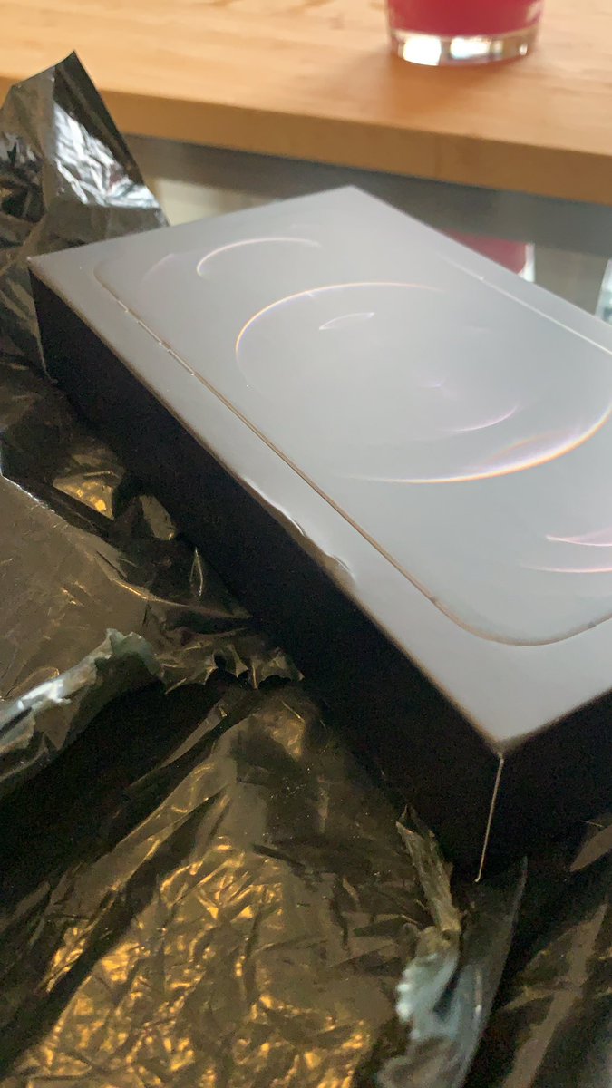 JoshReeve_'s tweet photo. @EE Disappointed today to receive my iPhone 12 on launch day, in nothing more than a plastic bag for protection, and the documents scrunched up. Can’t imagine how its been thrown around in the courier van. These things cost £1000 guys, c’mon! #ee #iPhone12Pro #iphone12 https://t.co/1Tfq1j00fi