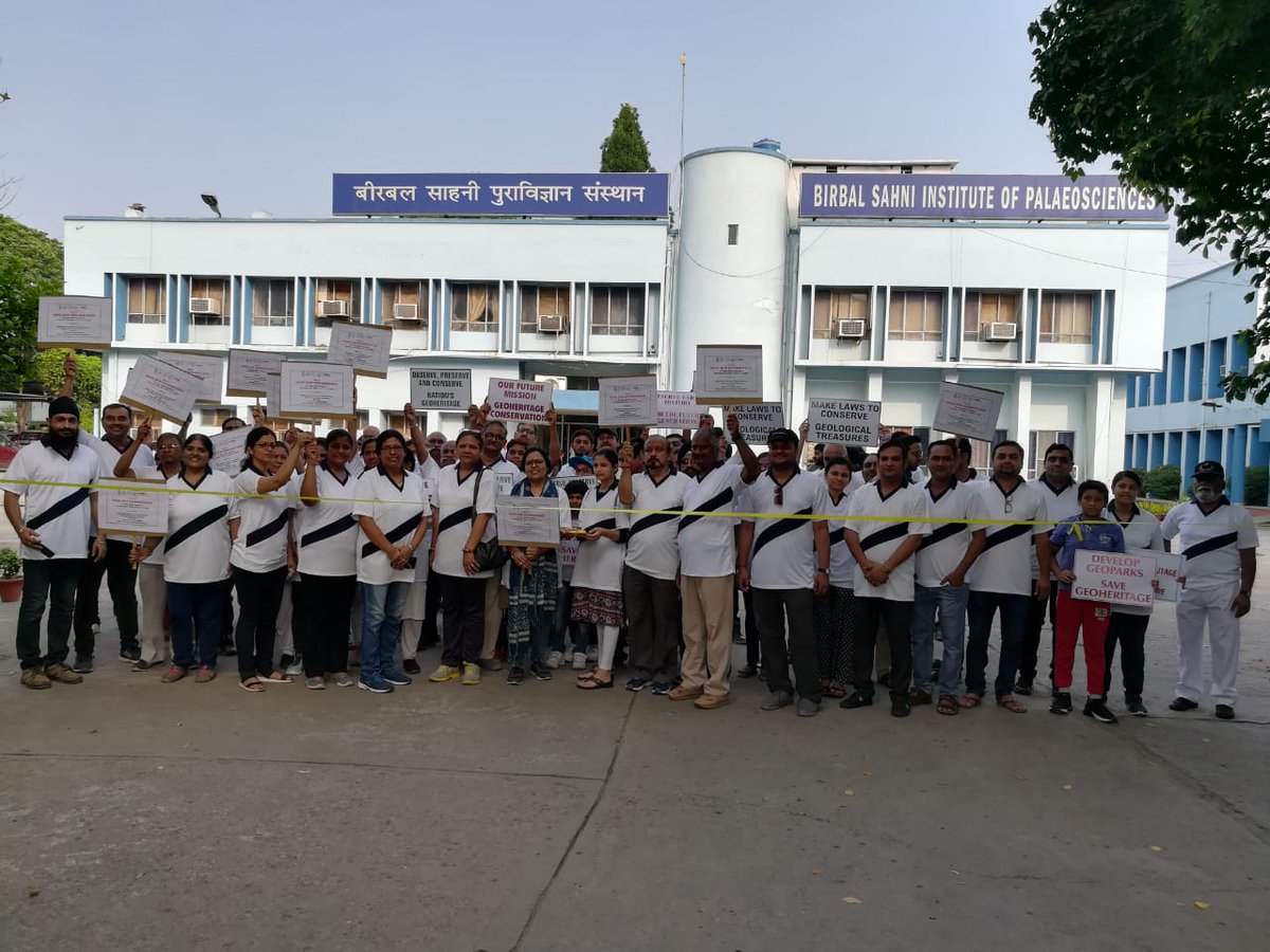 DrSatishCTripa1's tweet photo. People of India appeal to Ministry of Mines for speeding up implementation of CONSERVATION OF GEOHERITAGE SITES AND DEVELOPMENT OF GEOPARKS BILL, 2020.
#LawForGeoconservation
@MinesMinIndia @CoalMinistry @PrinSciAdvGoI @PMOIndia @kishanreddybjp @drharshvardhan @indSupremeCourt https://t.co/HBoIPKeQhv