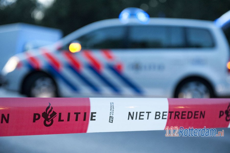 Onbekend persoon lost schoten op woning aan de Da Costastraat in #Rotterdam. 112Rotterdam.