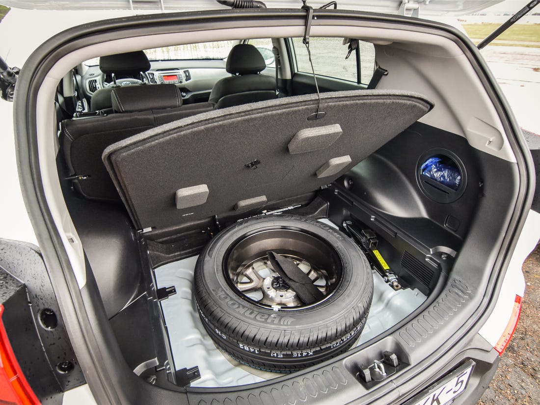 CountryRepair24's tweet photo. Always keep a tire pressure gauge/spare tire/car jack/lug wrench in your car! You never know when you may just get a flat tire. Always good to be prepared! 
#CountryRepairTowing #Nampa #Idaho https://t.co/cbRSwRqao1