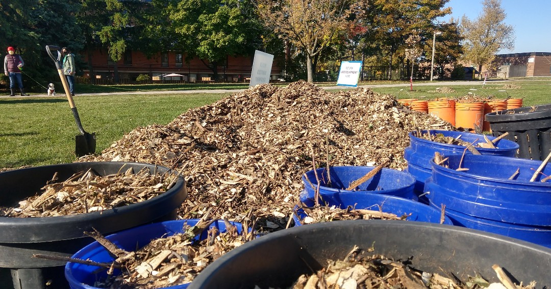 AcerAcre's tweet photo. Mulch and Shovels all ready for tomorrow!
Can't wait to see you all ready to go in #Knightsbridge as part of #AcerPx https://t.co/nVc6QlNAQs