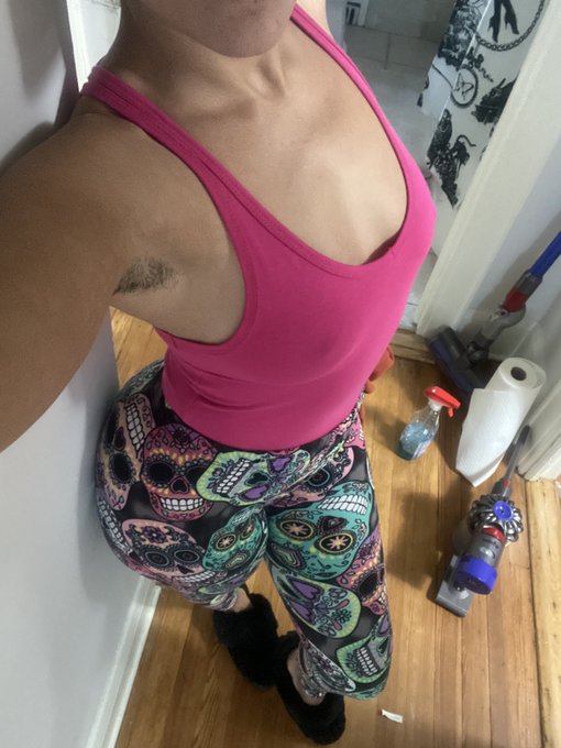 Cause someone wondered what my &ldquo;vanilla&rdquo; day to day look like! Peep the shadows and wall lines these