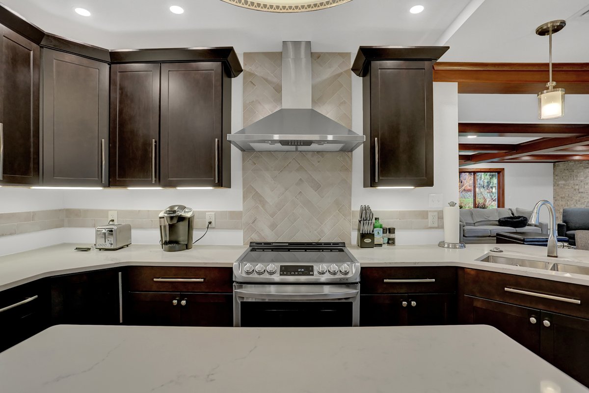 CBCbuilt's tweet image. Whether we’re doing minor remodeling to one room or helping you to realize a vision of reinventing your entire space, you can count on the team at Creative Building Concepts for reliable, responsive, and custom solutions.