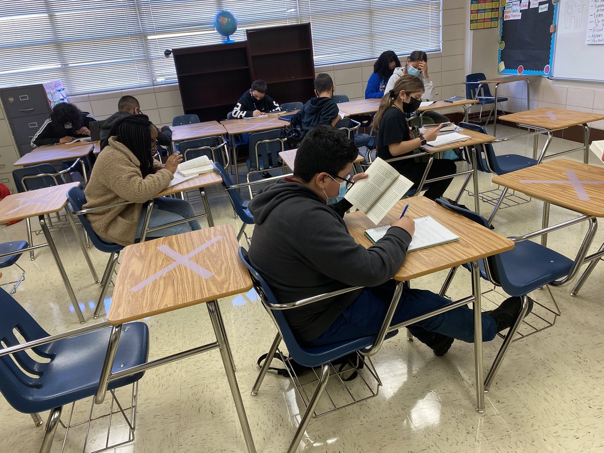 lmamerson's tweet photo. Great visit at @StovallMS_AISD! Saw kids and KUBs! Books in every child’s hand is a former reading teacher’s dream come true! @KatyRoede https://t.co/rYUZMf2CxK