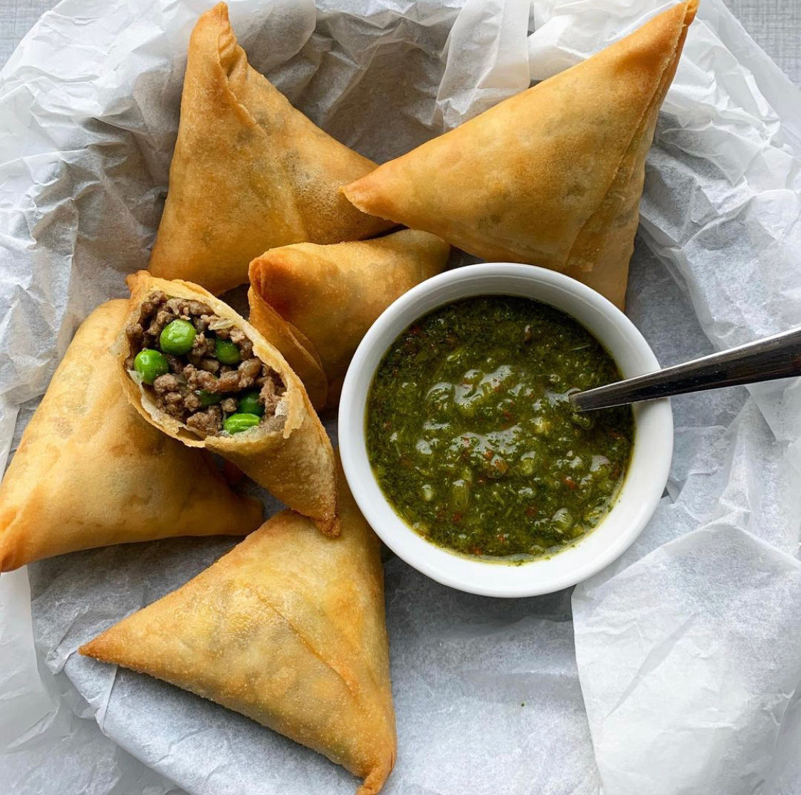 proluxe's tweet photo. A dough press is more than pizza! Try samosas, Rotis, ravioli, empanadas, and more. 

https://t.co/aoECKSS8kp https://t.co/WAo93Nypow