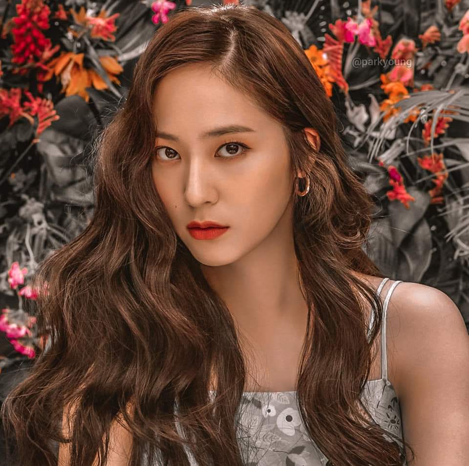 Happy 27th Birthday to f(x)\s Lead Vocalist, Visual, Face of the Group, Maknae \"Krystal Jung\"  