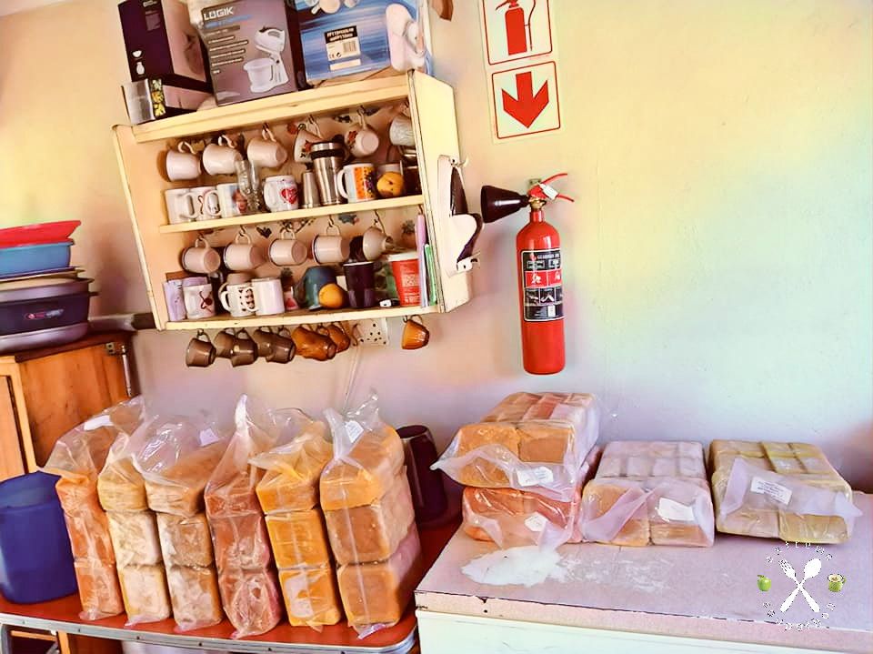 ExtremeSoupath1's tweet photo. Soup bricks delivered in Portlands. Photo compliments of Soli Philander #soupbrick #feedingsouthafrica #__Matters #TheSoupathonChampionship https://t.co/wKBQ5QzXxW