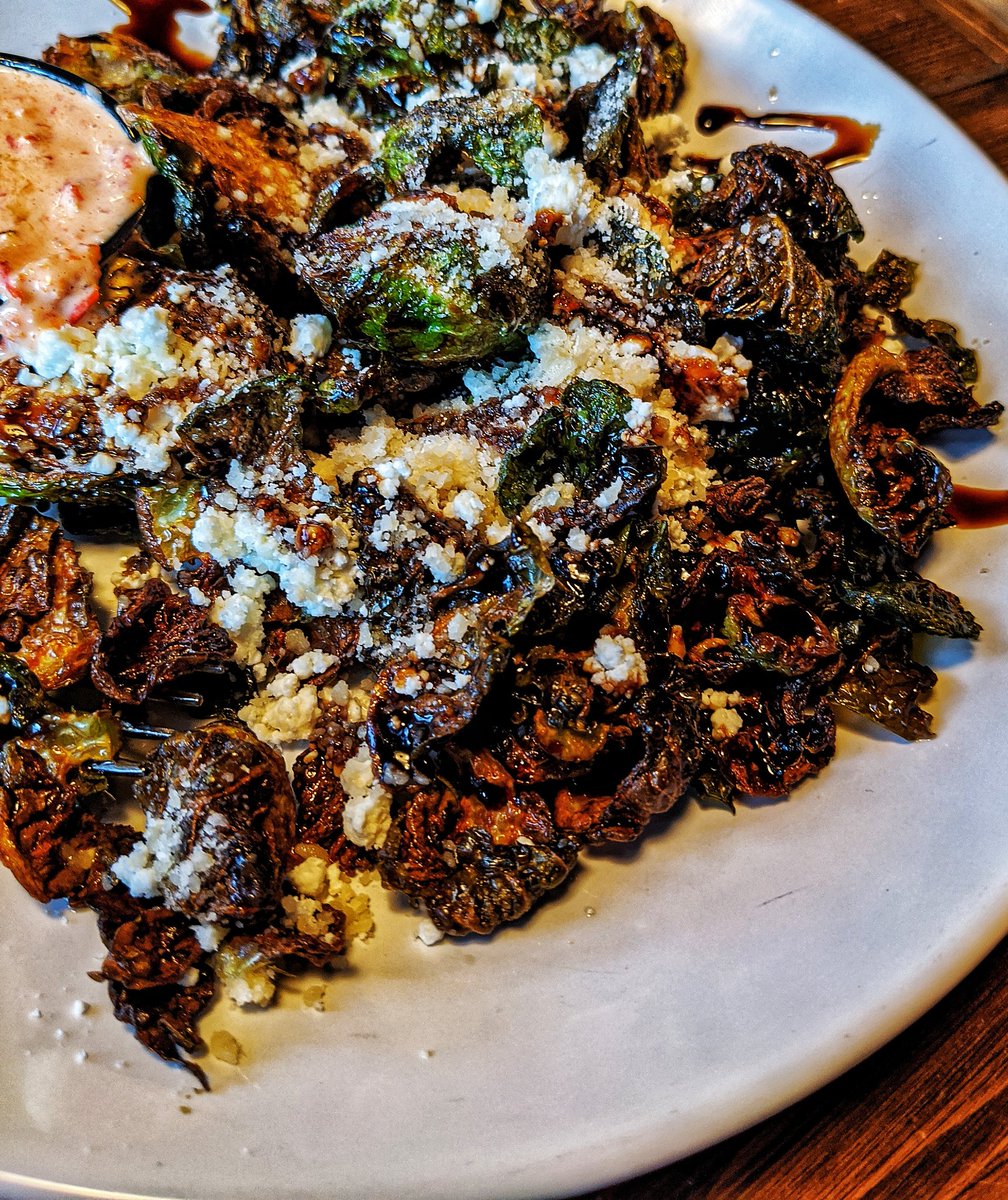 DeanosItalian's tweet photo. 😜No picture could ever do these little guys the justice they deserve! Our Crispy Brussel Sprouts are a thing of crisp, bacony beauty! https://t.co/YoWvTTz3ZD