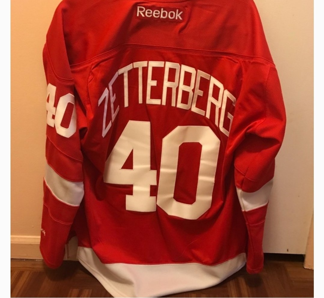 blancopicasso's tweet photo. Now thats a game jersey.
Panels, numbers and letters stitched. @adidas can take some notes from @Reebok https://t.co/qK1GHqqLJu