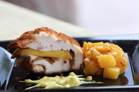 pimientasal's tweet photo. 🥭 Pechugas rellenas de Mango 🥭 
.
Receta para: 4 personas
Listo en: 1h
Nivel de dificultad: Medio
Recomendado para: Almuerzo
.
~ INGREDIENTES ~
4 pechugas abiertas por la mitad sin piel
1 mango cortado en lonchas finas
1 lima
Jengibre fresco
2 huevos
Mantequilla
Aceite de o https://t.co/xCsyBucG80