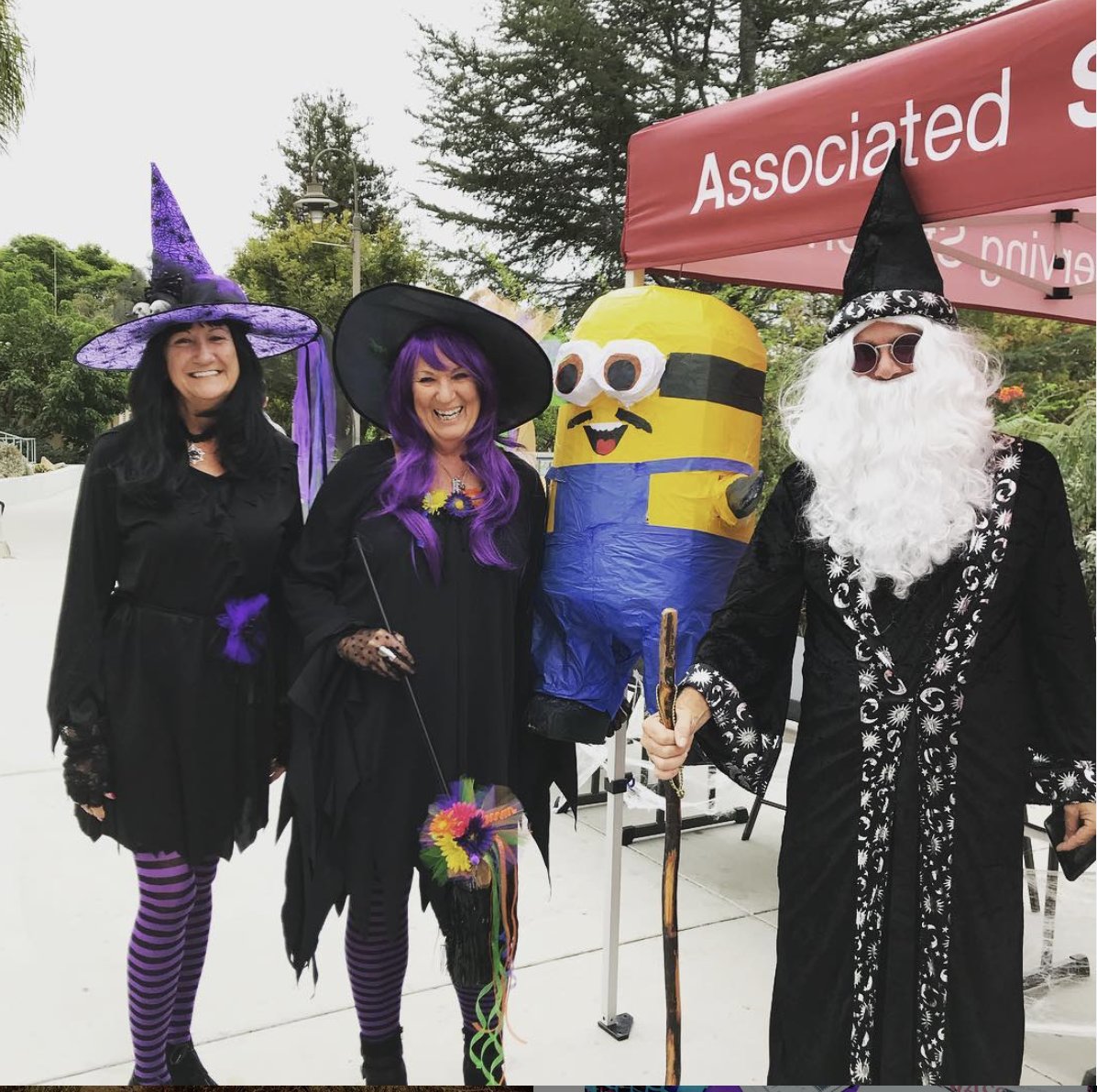 palomarcomets's tweet photo. What's your #spooky #halloweencostume going to be this year? #halloween #communitycollege #dontcancelhalloween #california #witchesofinstagram #merlinthewizard🧙🏾♂️ #minons #costumes https://t.co/bRo2ngpO0Q