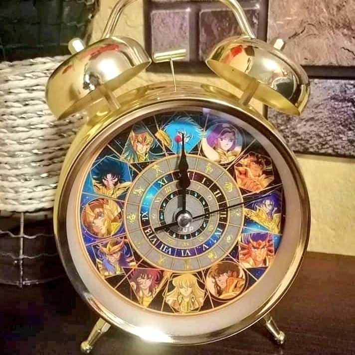 ElSeiya's tweet photo. Quedé con el trauma tan fuerte de las 12 casas, que decidí comprarme un despertador tipo santuario.

#SaintSeiya https://t.co/kMOQIkgepi