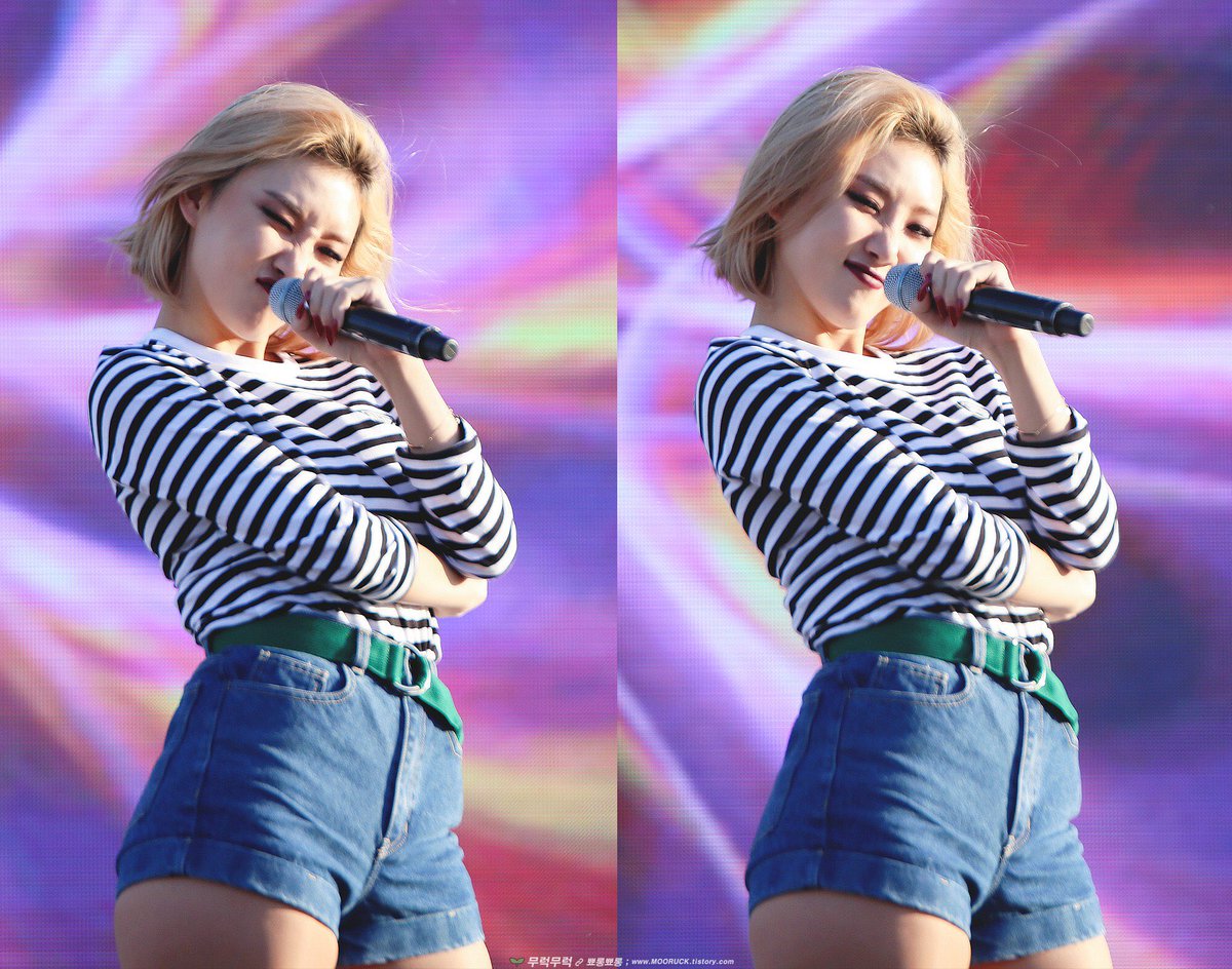 today_hwasa's tweet photo. 151024 용인청소년축제

#마마무 #화사 https://t.co/vHkngfKtsF
