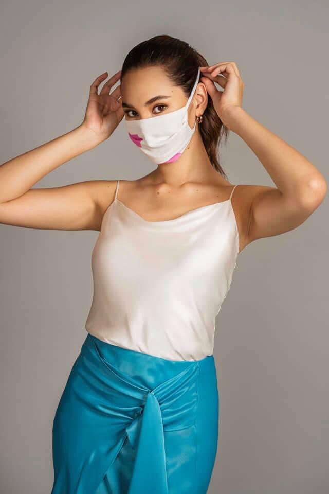 jaysonsarmiento's tweet photo. Amid the COVID-19 pandemic, Catriona Gray finds hope in the story behind the #Mask4AllPH campaign that promotes community involvement &amp; up-cycling to provide free masks to urban poor families. Over 19,000 face masks have been produced by 71 women. https://t.co/PjPbh2Y6tr