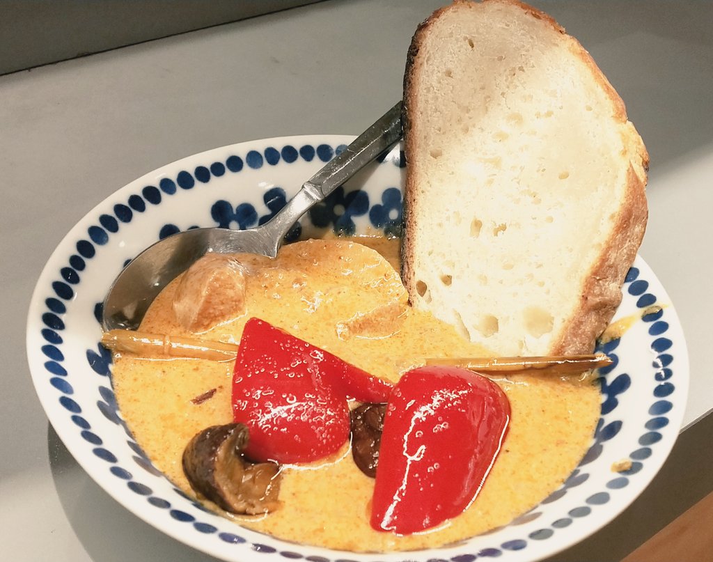 黄いっし 10th福岡 千葉 愛知 沖縄 On Twitter 37 100軒目はカフェ ダイニング Jimbochoさんでハワイアンキーマカレーのサラダセット 甘みのあるキーマが瑞々しくてスイスイ食べれちゃいます カレーマイスターカード提示でフリフリチキン3個サービスし