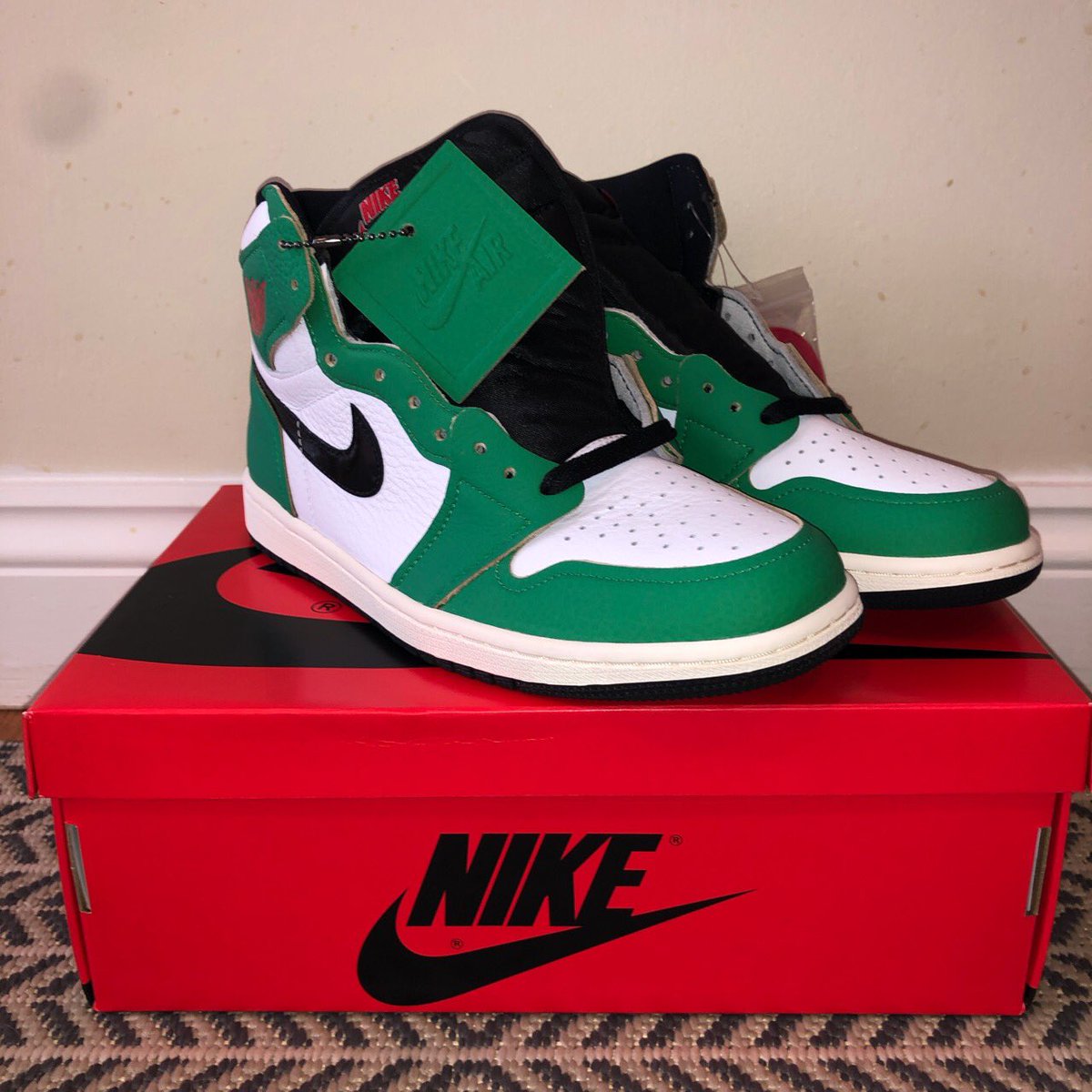 BenzieSells's tweet photo. Nike Air Jordan “LuckyGreen” GS
UK7 (Women’s)

📥 DM For Price

#Jordan #AirJordan #JordanBrand #NikeAirJordan #Jordan4 #JordanBrand #NikeSneakers #Sneakers #SneakerHeads #HypeSneakers #Hype #HypeShoes #Copped #InTheBag #Jordan1 #Jordan1LuckyGreen https://t.co/vZSePapLmd