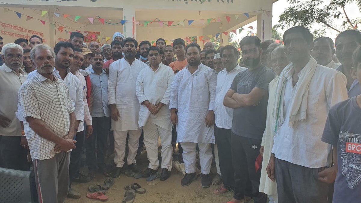 atulpradhansp's tweet photo. #अमरोहा की विधानसभा #नोगावां_सादात के उपचुनाव के लिये गाँव भोपुरा तैया केला नगला, डोराय में समाजवादी पार्टी एव राष्ट्रीय लोकदल के संयुक्त प्रत्याशी #मौलाना_जावेद_आब्दी को विजय बनाने के लिये जनसम्पर्क निरंतर जारी
#श्री @yadavakhilesh ज़िंदाबाद
#Amroha #Nogava_sadat #Byelecation https://t.co/DCWE0bpDuv