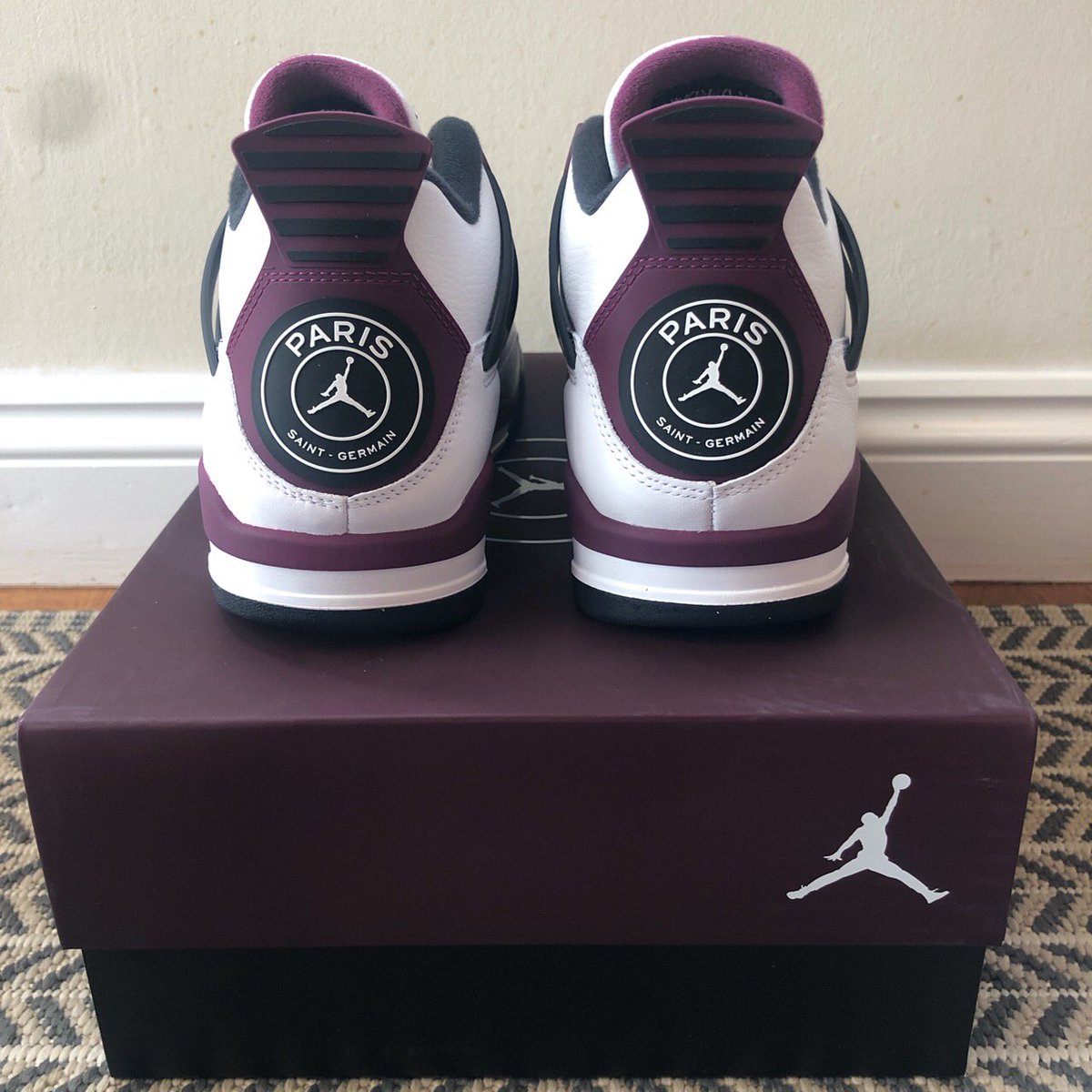BenzieSells's tweet photo. Nike Air Jordan 4 “PSG”

📥 DM For Price

#Jordan #AirJordan #JordanBrand #NikeAirJordan #Jordan4 #JordanBrand #NikeSneakers #Sneakers #SneakerHeads #HypeSneakers #Hype #HypeShoes #Copped #InTheBag #Jordan4 #Jordan4PSG https://t.co/vFyYdhPw26