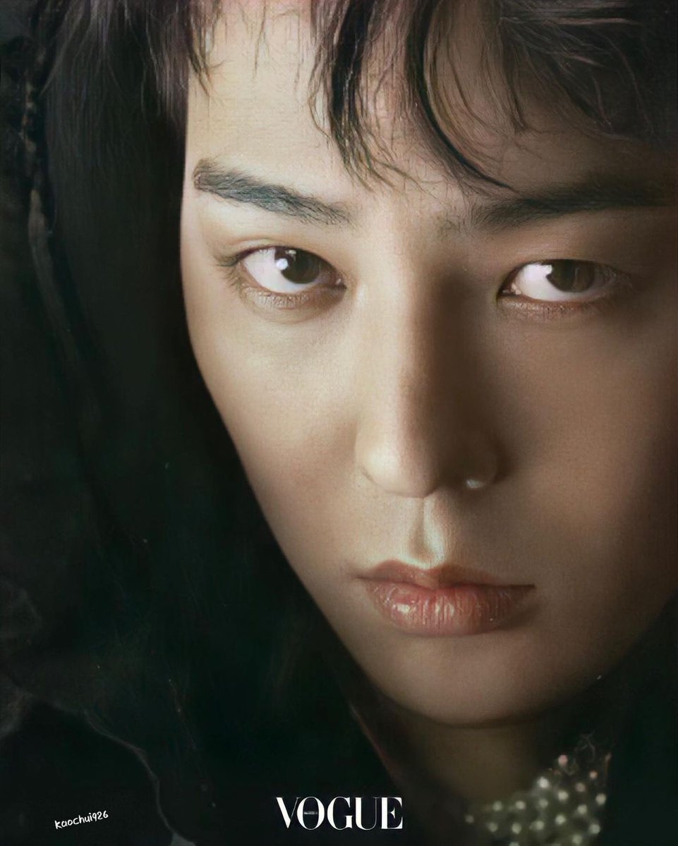 lhviiiviii's tweet image. #GDRAGON x CHANEL for VOGUE Korea Magazine! (cr. kaochui926)💛💛💛

instagram.com/p/CGsB84wH5l5/