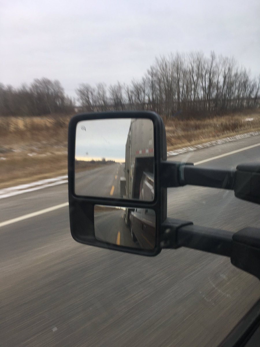 NorthRidgeRnch's tweet photo. Good start to the day. Cows all caught, everything sorted and first load on way home. Hope it ends as good as it started. #FallRoundup https://t.co/BieThOv98Q