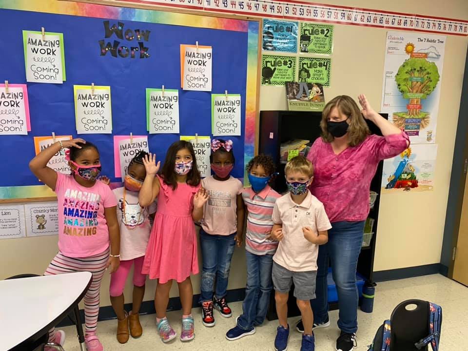 WatersetLightn1's tweet photo. Thank you to everyone who participated in our Win for Wellness Breast Cancer Awareness dress down day! #WCSLeads @LTMorris_EDU @EddieRuiz531 @Marilor36138965 @drdchristiansen @NateMariano2 #CSUSAProud https://t.co/1XXQHQ66rf