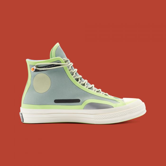 SNKRCRIBS's tweet photo. CONVERSE SEAM TAPE COLLECTION 

Inspirado en una chamarra tactica y con materiales totalmente diferentes aunado a sus contrastes tan llamativos llega esta coleccion que integra a las siluetas Chuck 70 y Pro Leather

Mas aqui: https://t.co/do8TUkvMVs

#converse 
#snkrcribs https://t.co/dIUv8OsVLO