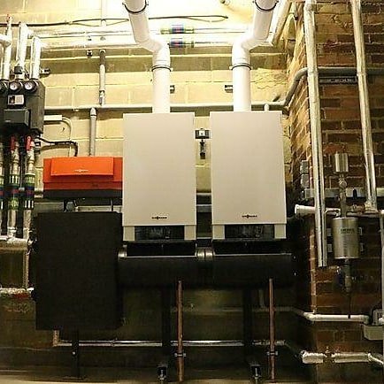 lhsplumbing's tweet photo. Full heating and plant room replacement.

The 2 boilers were condemned and the heating was on a 50 year old one pipe system which never got hot enough to satisfy the office buildings requirements.

We was asked to replace. Our choice on this project was viessmann using d https://t.co/mJLhElo8cK