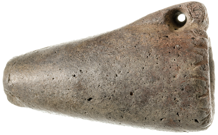archaeologymag's tweet photo. Residue analysis of a pre–European contact stone pipe  from an Indigenous site in Washington has identified traces of a tobacco species cultivated locally by Native tribes and smooth sumac, which smokers probably added to improve the tobacco’s flavor.

https://t.co/0E6PVU18tV https://t.co/FurTMwnRWf