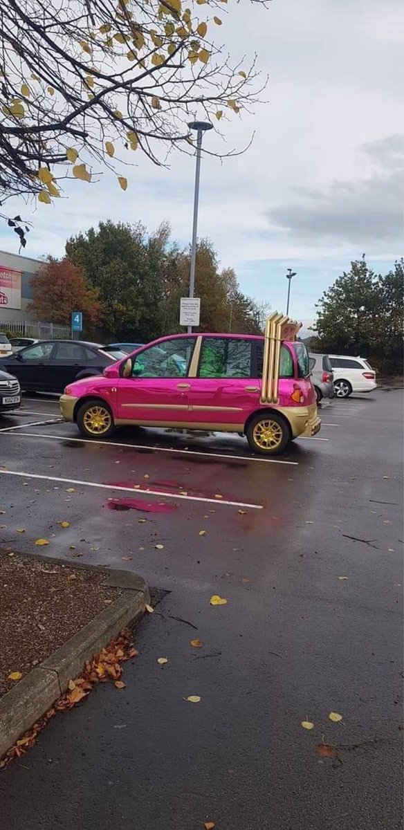 officialenzari's tweet image. Freaky Friday anyone?! Thanks to Reece for sending us these snaps of a very weird Fiat Multipla⁉️ Enzari.com #cars #fiatfriday #autos #freakyfriday #motors #fiatmultipla #enzari
