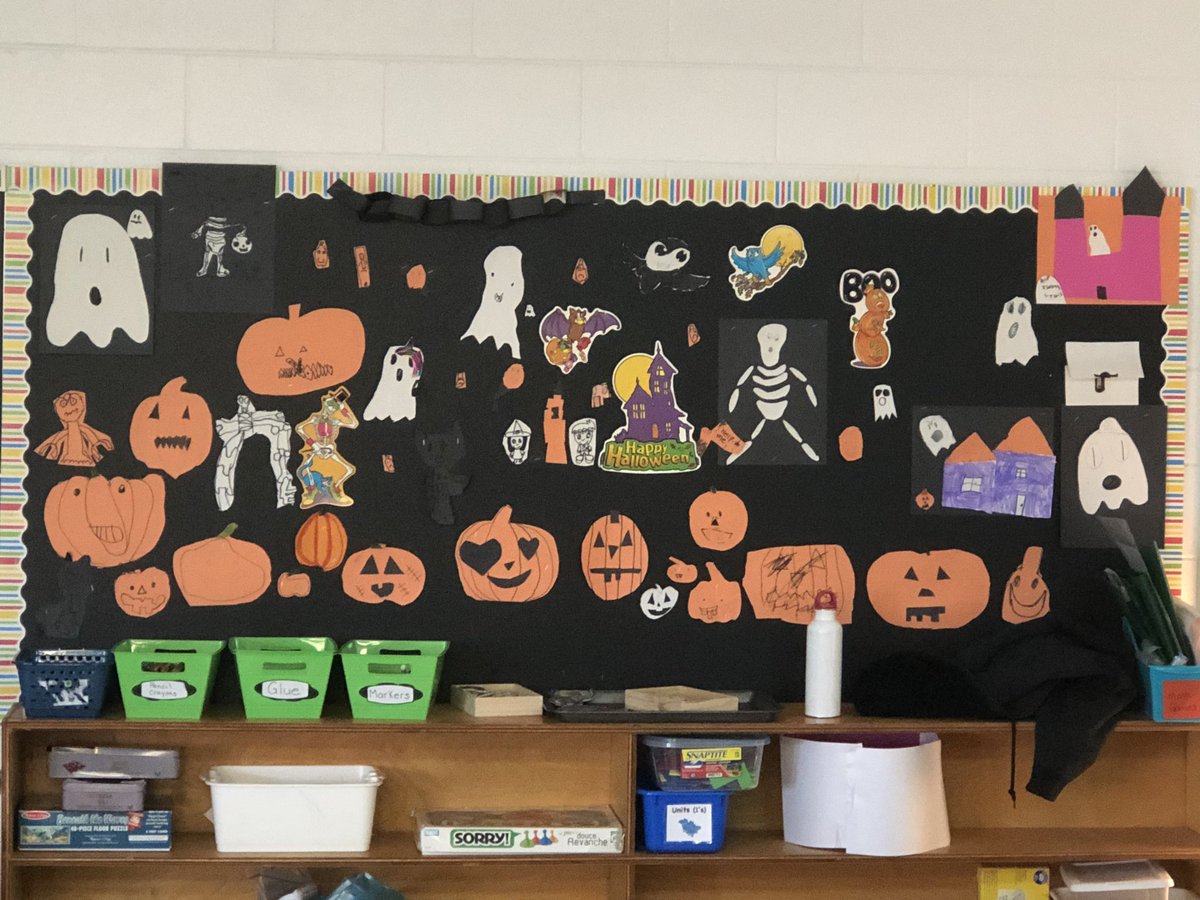 Our room is starting to look very spoooooooky 😁