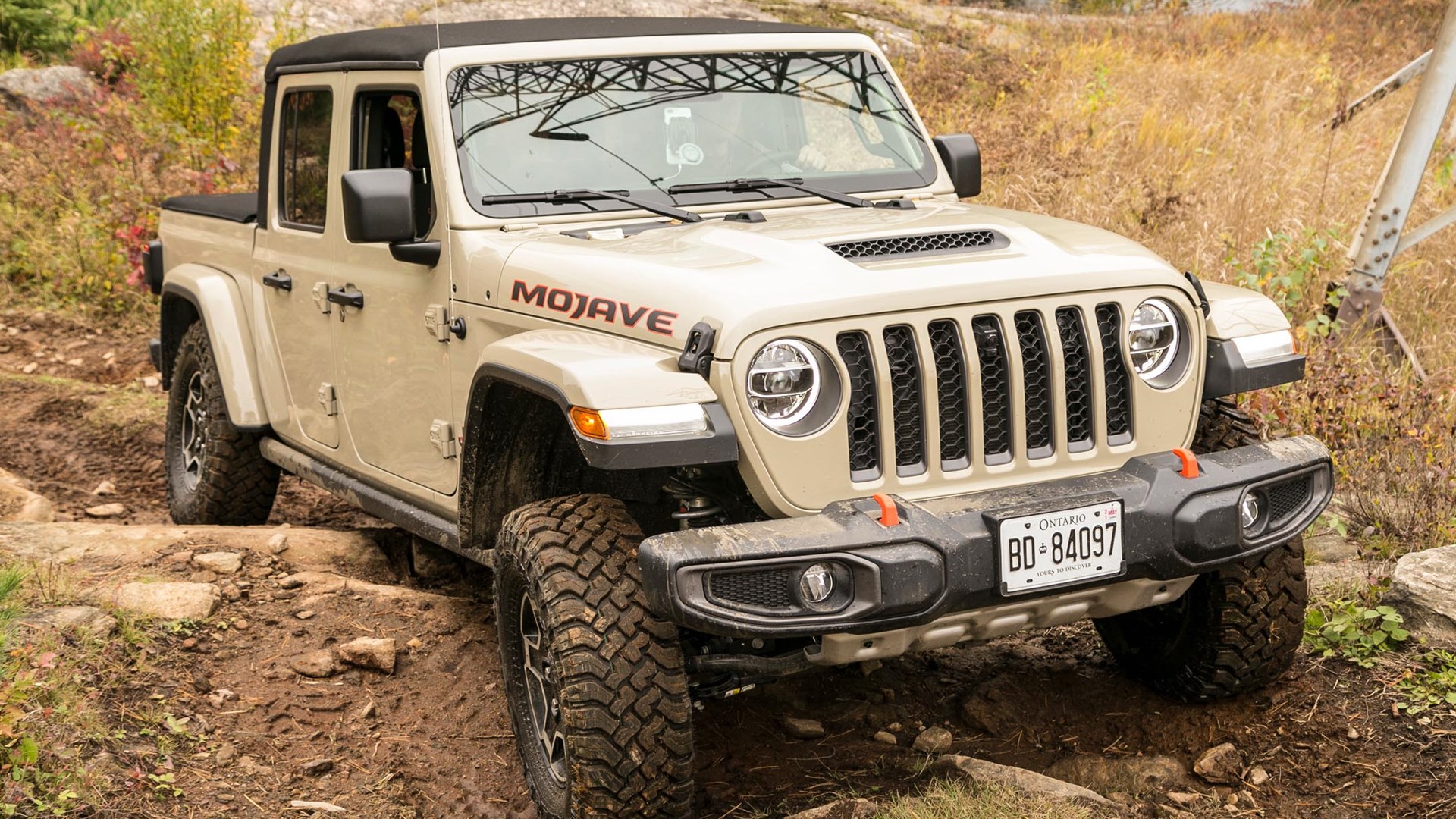 Should You Buy a Jeep Gladiator Mojave or Rubicon? 
