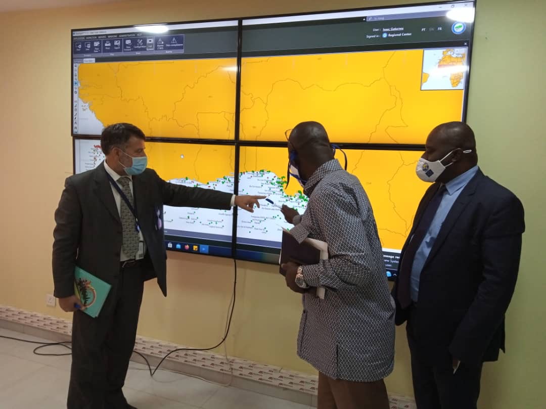 With cutting edge technology in the control room of the <a href="/FCWC_CPCO/">FCWC/CPCO</a> it will be possible to monitor &amp; prosecute those responsible for #IllegalFishing. The 🇪🇺 EU contribution to #FightIUUFishing!

🌊 EU funded project #PESCAO 🐟