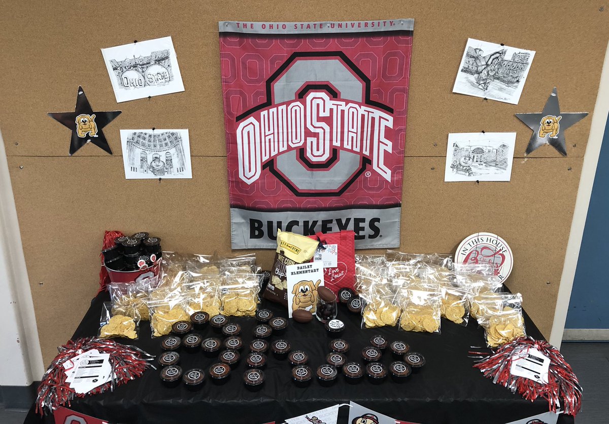 baileyprincipal's tweet image. A HUUUGGE thank you to @RGsalsa and @DebPapesh4 for providing a lunchtime snack to the @beDCSD staff!  #GoBucks