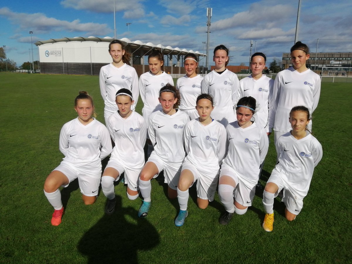 [Rassemblement U15F]
📍 <a href="/CTBHenriGuerin/">Centre Technique Bretagne HG</a> 
📷 27 joueuses  du D56 et du D22 ont participé au stage Régional.

➡️ 59 joueuses bretonnes et 33 clubs représentés sur ces 2 jours riches en enseignements👀
<a href="/districtfoot56/">District de Football du Morbihan</a> <a href="/BARBIERBenoit5/">BARBIER Benoit District 22</a>