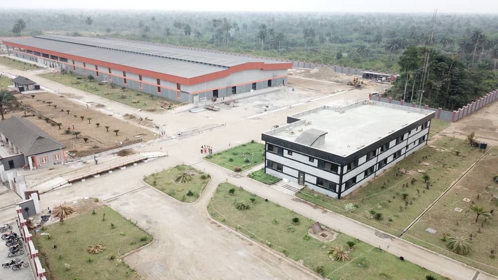 Olaolorun8's tweet photo. If you know this factory I'm Akwa Ibom state, it's possible this is where our own palliatives are ooo.
#Osun
#ilorin
#obaoflagos
#UyoProtest https://t.co/4ZASW5dXXT