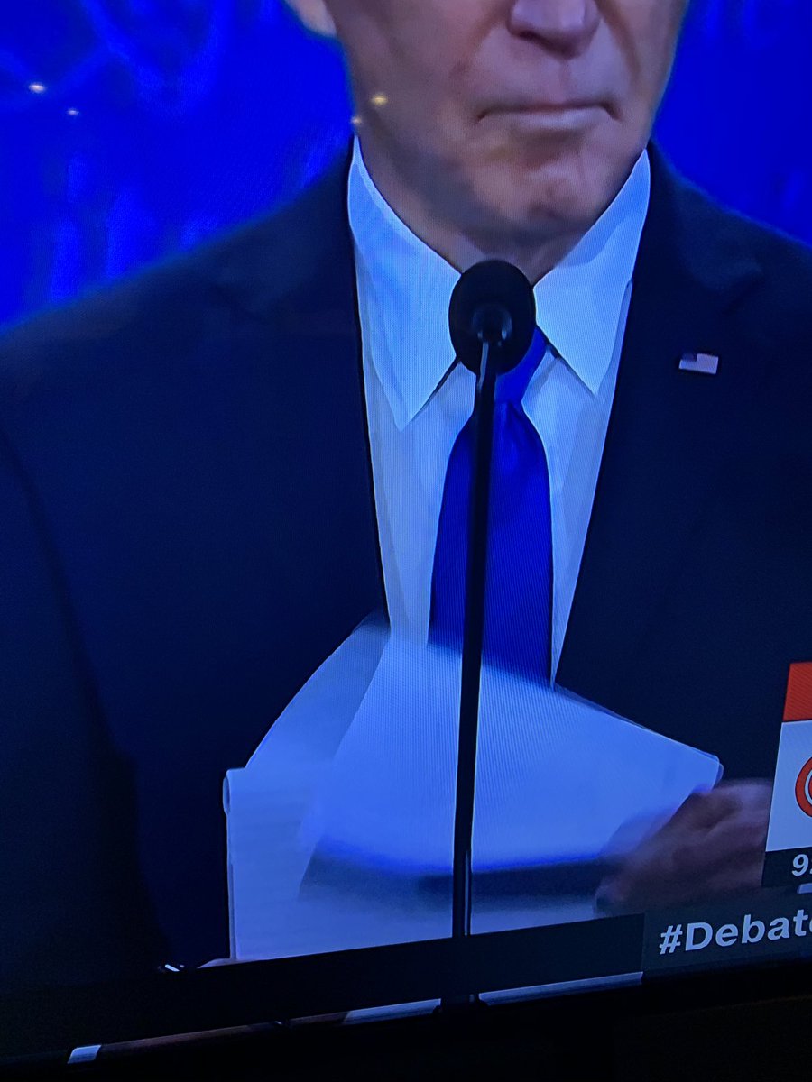 3Sonsxample's tweet photo. @BillHemmer Sneak peek at Biden’s debate notes. His action plan compared to Trump’s. Correct me if I’m wrong, but I believe he just turned a full page of nothing after seemingly scribbling notes all night long. Funny, even his notes can’t keep up with his juxtaposition. https://t.co/jMKWzr2Wnw