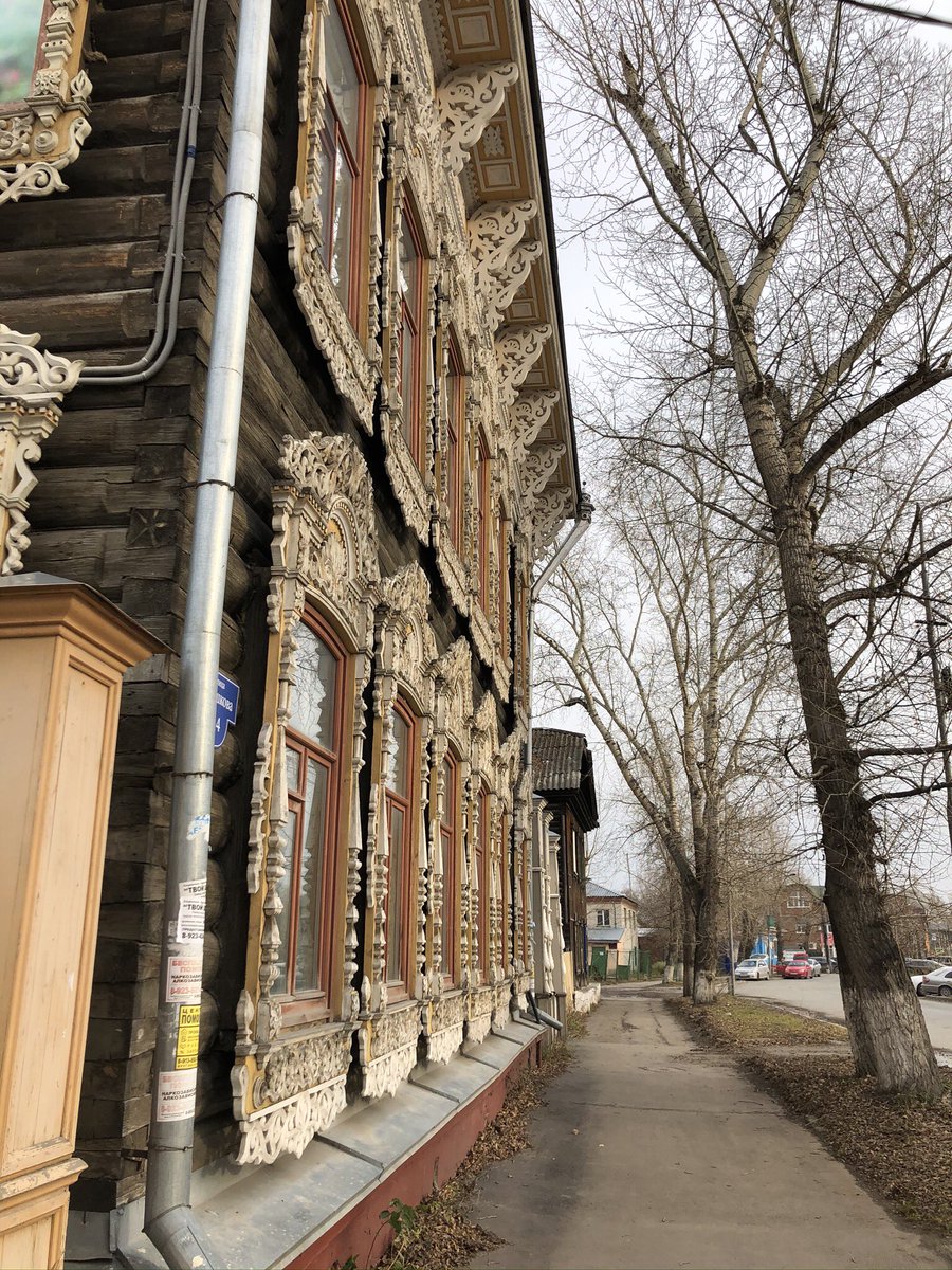 On streets throughout this bustling Russian city, you find unexpected gems - wooden buildings built before communism that range in condition from pristine to crumbling, many neglected for years after the Soviet collapse. Some 1,800 of them remain in Tomsk. 2/9