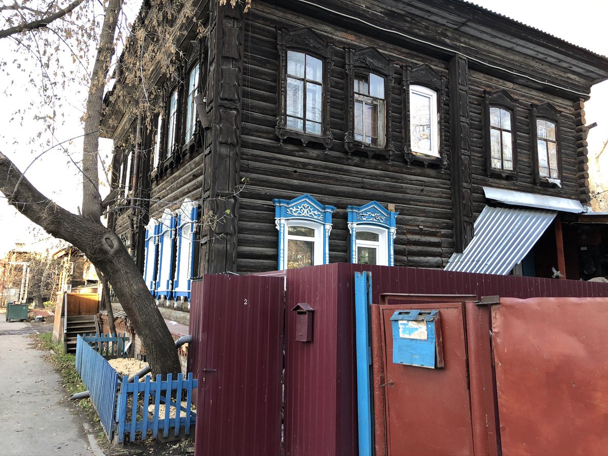 On streets throughout this bustling Russian city, you find unexpected gems - wooden buildings built before communism that range in condition from pristine to crumbling, many neglected for years after the Soviet collapse. Some 1,800 of them remain in Tomsk. 2/9