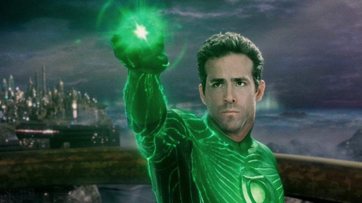 annafilipss's tweet photo. Happy birthday @VancityReynolds. May you always be remembered in this amazing green suit. https://t.co/NHg5eSVISE