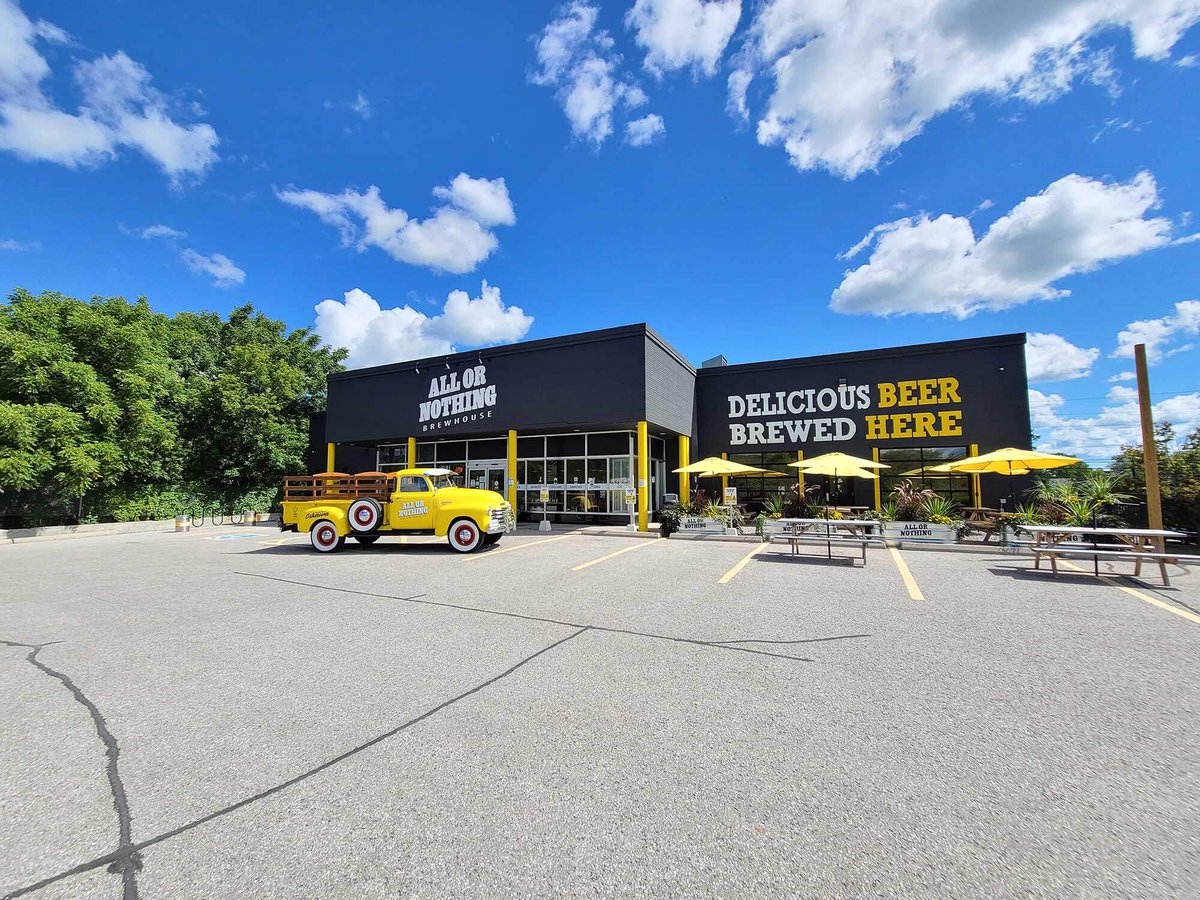 Oshawa's <a href="/AllorNothingBH/">All or Nothing Brewhouse</a> sits in a split-level 1500 square foot beer hall, which makes it a very pandemic-friendly place to come and enjoy beer indoors and at a safe distance. #localbrew #craftbrew #drinklocal
yorkdurhamheadwaters.ca/oshawas-all-or…