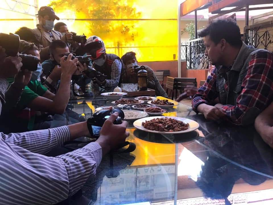 पुन्य गौतम भात खांदै🤣🤣🤣🤣