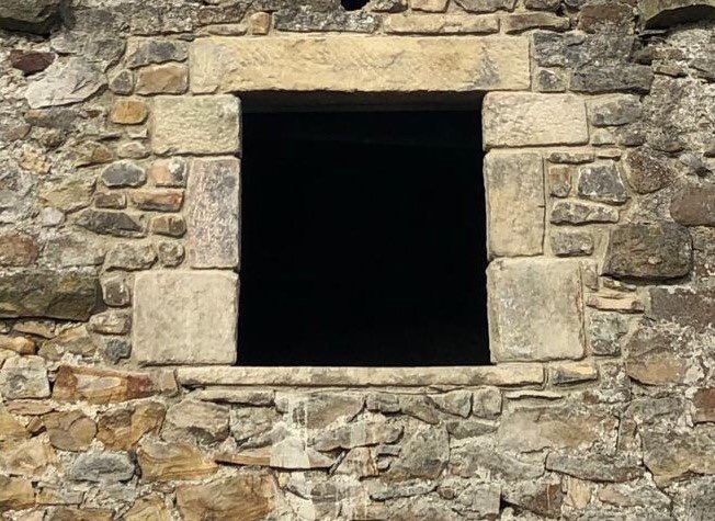 Our barn conversion project at Linton is progressing well. We’re currently making all of the new openings, ensuring that they are in keeping with the existing features. We’re thrilled with the new stonework on the window and door surrounds.