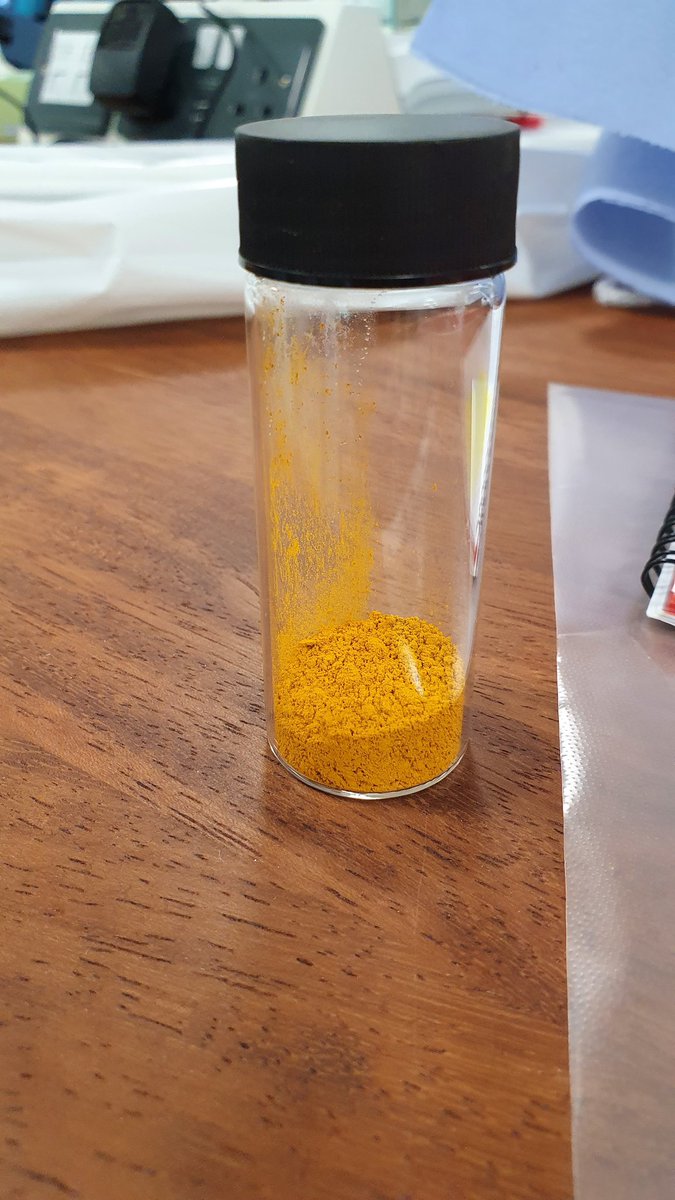 keelechem's tweet photo. Third year project labs start this afternoon, and bright colours seem to be the theme of the day! #ExperimentAtKeele https://t.co/ThThY4ToXC