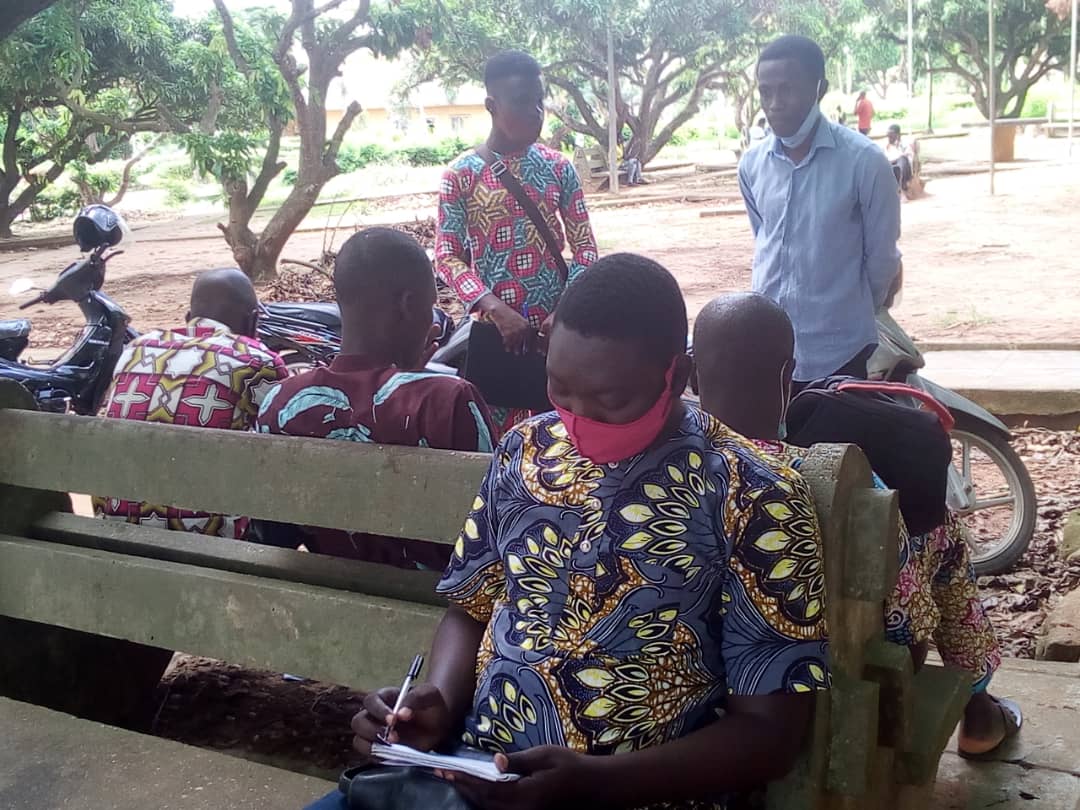 NulLoi's tweet image. [JOURNÉE AFRICAINE DES DROITS DE L'HOMME]
Nous étions, dans la matinée de ce 23-10-20 à l'@uacbenin pour échanger avec les étudiants sur les droits humains et la nécessité pour chacun d'œuvrer pour la protection de ceux-ci.
@RockAhoton @gouvbenin 
#Necil #association #wasexo